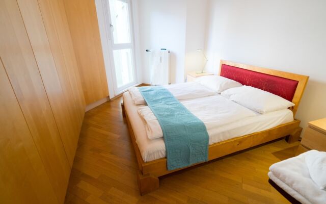 Апартаменты Vienna Residence Elegant Apartment for 2 Near the Famous Mariahilferstrasse Вена комната для гостей