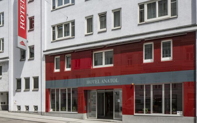 Austria Trend Hotel Anatol вид на фасад