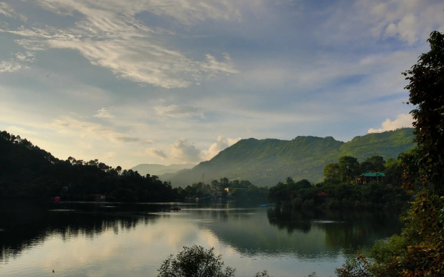 The Lake Resort