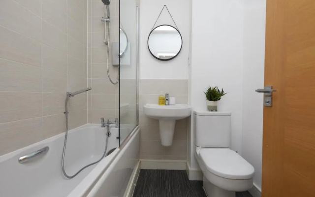Royal Derby Hospital 2 Bed Town House