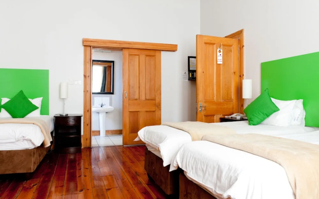 Ashanti Guest House Gardens - Hostel
