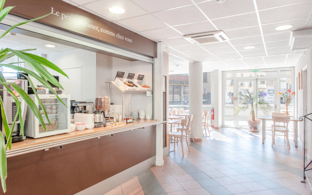 Отель B&B Nimes Centre Arène