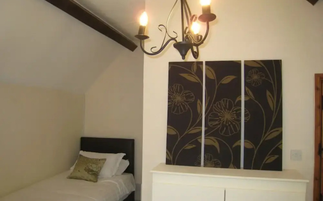 Macbeth Cottage