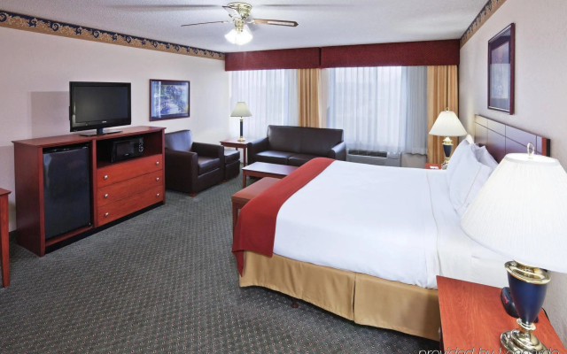 Holiday Inn Express Hotel & Suites Dallas Lewisville by IHG
