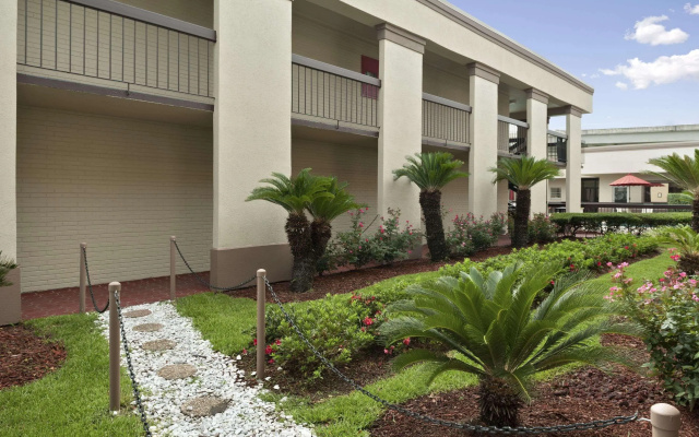 Travelodge by Wyndham New Orleans West Harvey Hotel