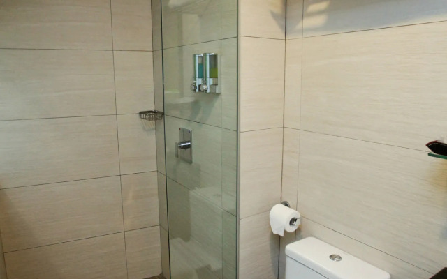 J8 Hotel