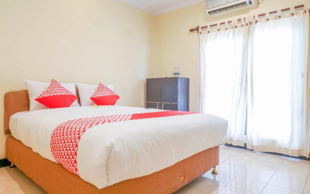 Super OYO 1654 Maha Bharata Kuta Inn