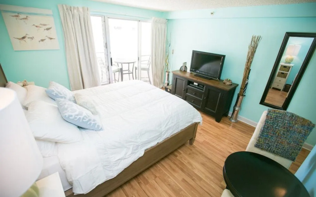 Kuhio Village 806 Condo by Redawning