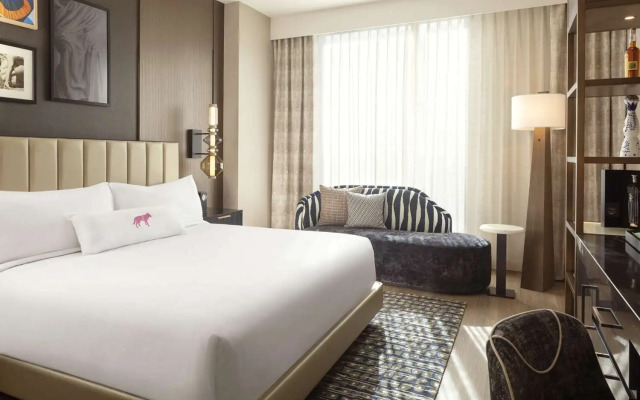 Caesars Republic Scottsdale, a Hilton Hotel