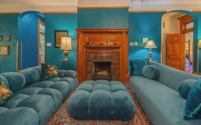 Orman Mansion - Pueblo's Most Luxurious Stay