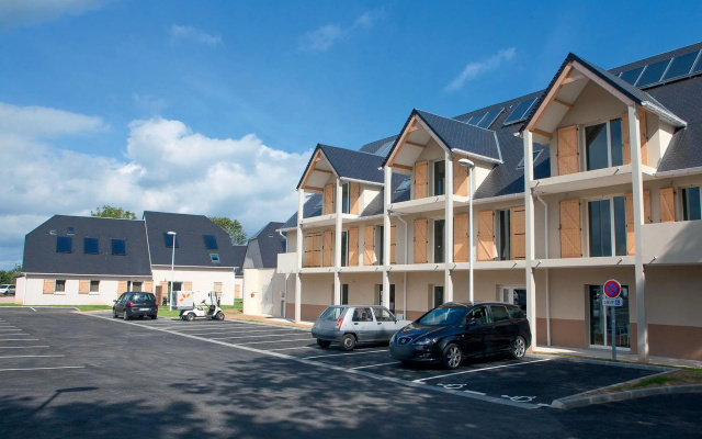 Neat Apartment Between Deauville and Cabourg