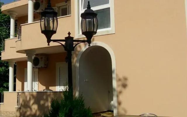 Apartmani Carine