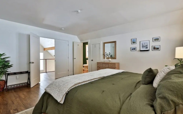The Powder House 4 Bedroom Home
