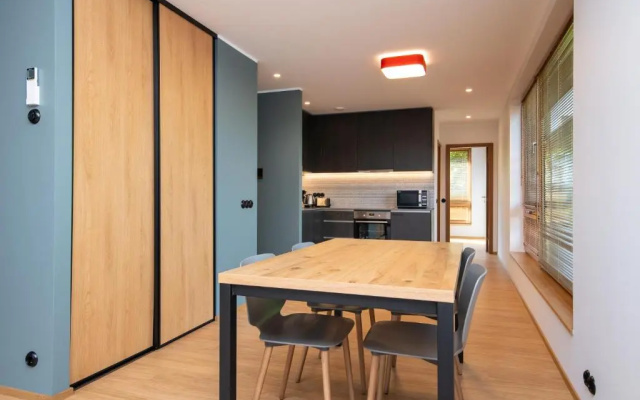 Self-check-in spacious 1 bedroom apartment with free parking