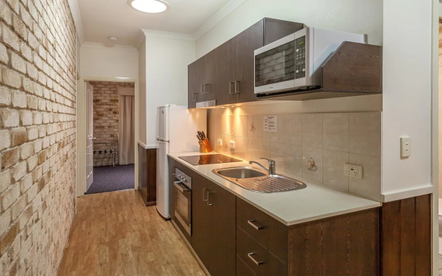 Highlander Motor Inn & Apartments