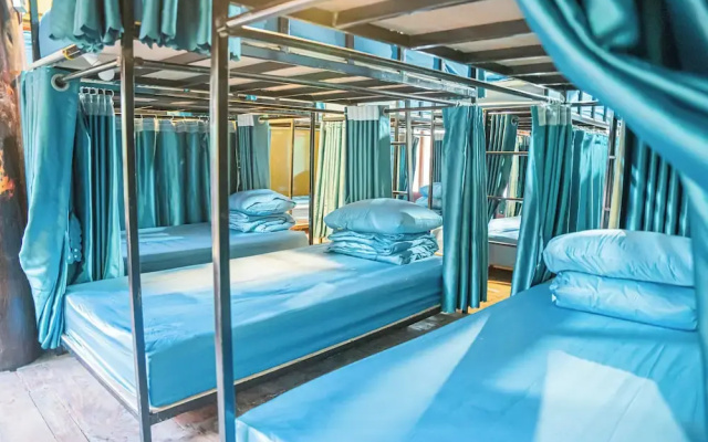 Golden Mountain Hostel