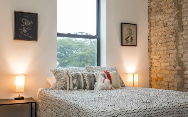 Handsome Mccormick 3bd-2ba Loft