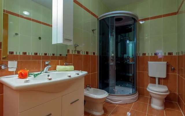 Alluring Apartment in Dramalj with Hot Tub