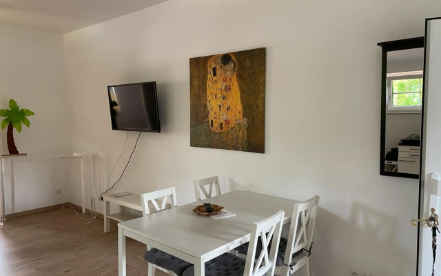 Apartment 5