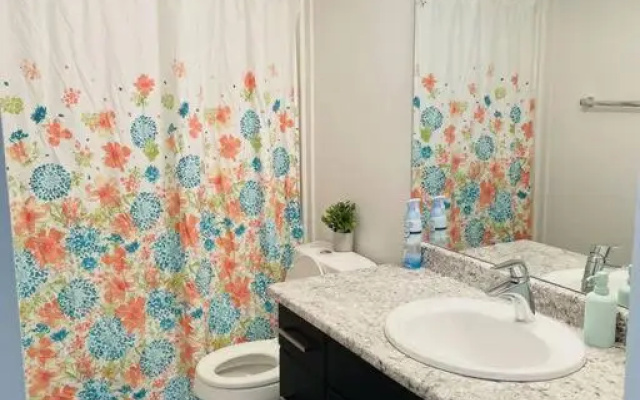 Charming 3BR Detached House in Stonebridge