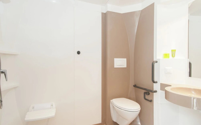 Nicely Furnished Chalet With Dishwasher, Close to North Sea