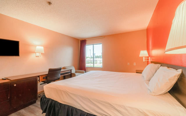 Capital O Fairway Inn - Baytown La Porte TX