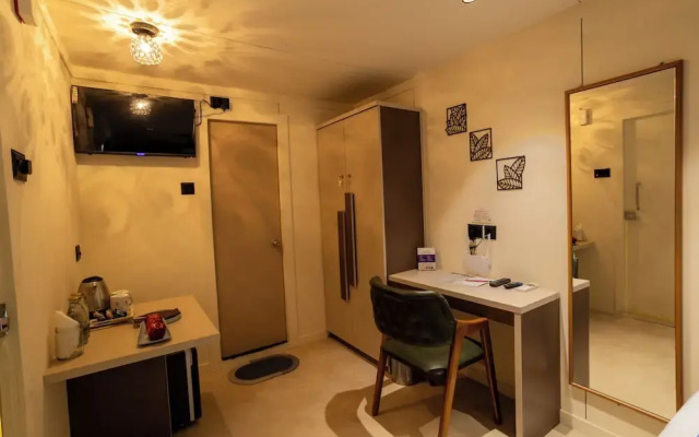 Click Hotel