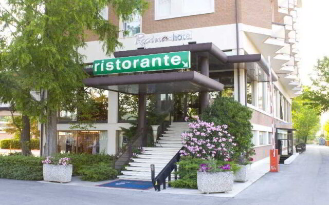 Отель Recina Hotel Италия, Монтекассино - отзывы, цены и фото номеров - забронировать отель Recina Hotel онлайн вид на фасад