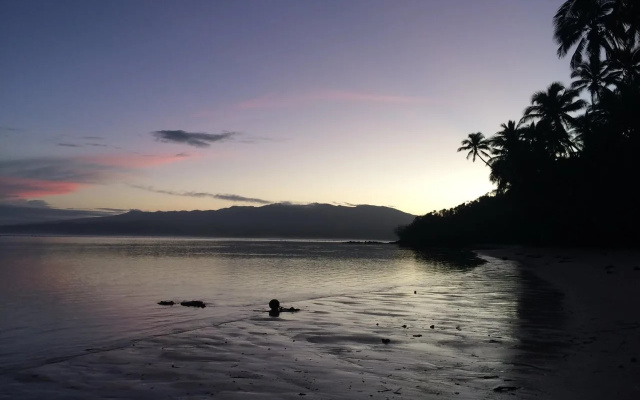 Waruka Bay Resort