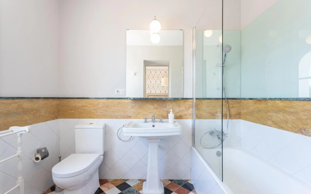 Traditional Sevillian House 6 BD and private terrace. Campamento
