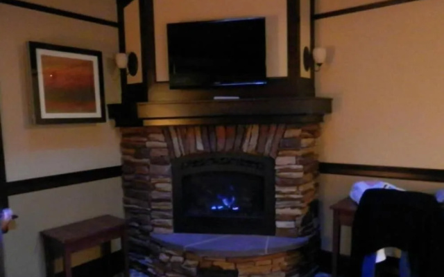 Lakeview Hotel