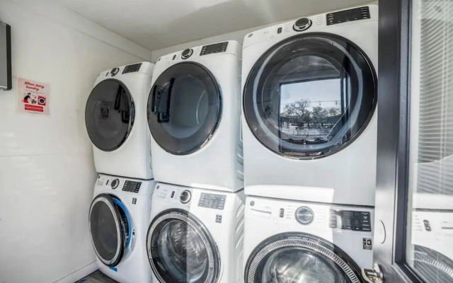 Quiet Studio Minutes From Downtown Houston