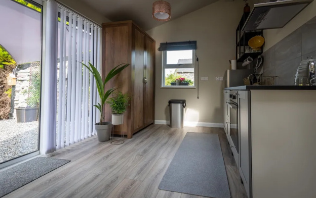 Newly Renovated, Stylish Self-catering Apartment
