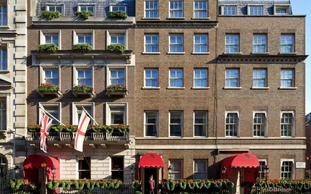 Отель The Chesterfield Mayfair вид на фасад