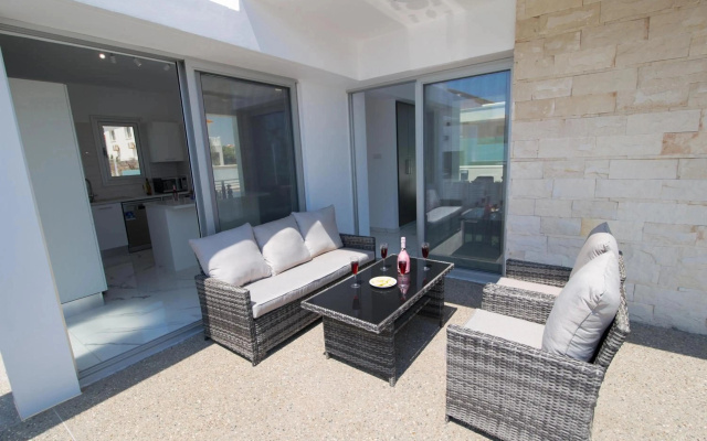 Villa Lynn Boutique Beachfront
