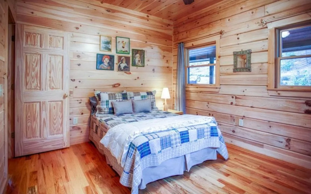 Aska Lakeside Lodge