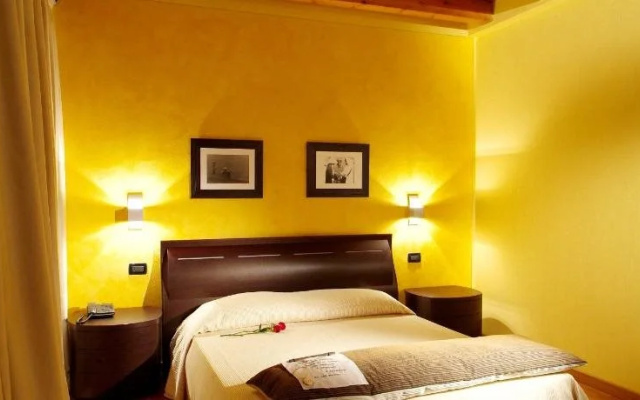 Hotel Fontana Santa