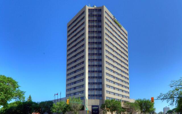 Отель Delta Hotels by Marriott Saskatoon Downtown вид на фасад