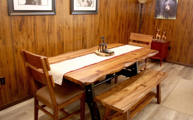 Black Bear Crossing - Pet Friendly - Newly Remodeled
