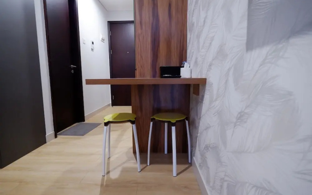 Comfortable Studio Puri Mansion Apartment