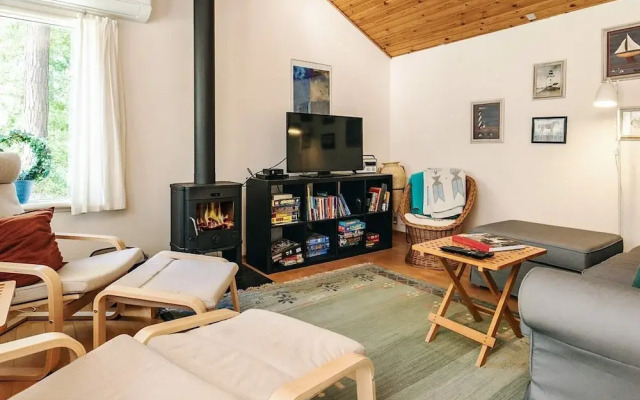 6 Person Holiday Home in Vaeggerlose