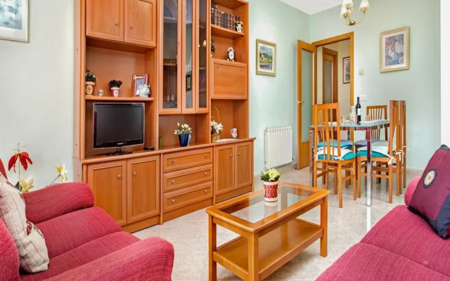 Cozy Apartment, 350m From Beach