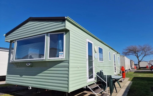 Inviting 3-bed Caravan in Porthcawl