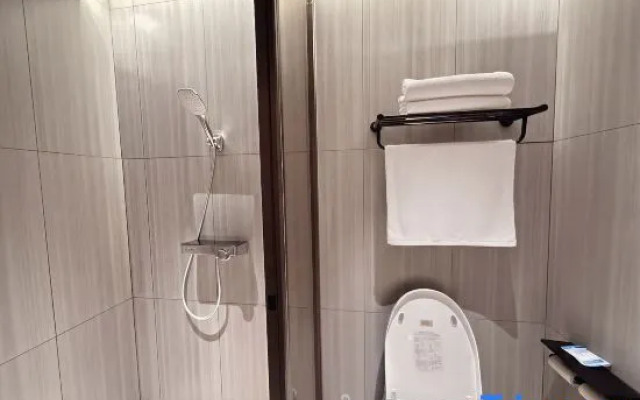 Boquan Hotel (Zhengzhou Hi-tech Zone Headquarters Enterprise Base)