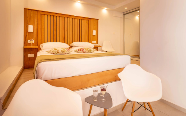 Mar n Mar Crown Hotel and Suites
