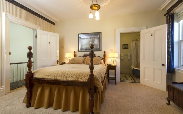 Homeport Historic Bed & Breakfast/Inn c 1858