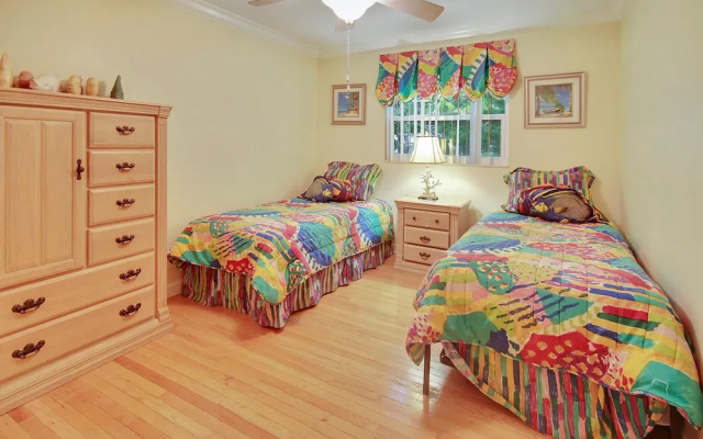 Sunset Villas 4 Awesome Views/2 Balconies/pool/deck/bbq!