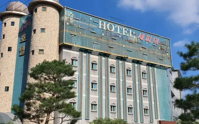 Sepia Hotel Story