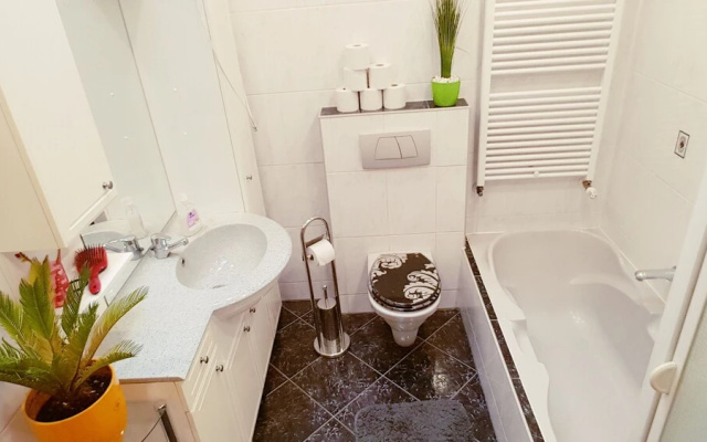 Riverside Guesthouse Graz - 2-bed House in Graz