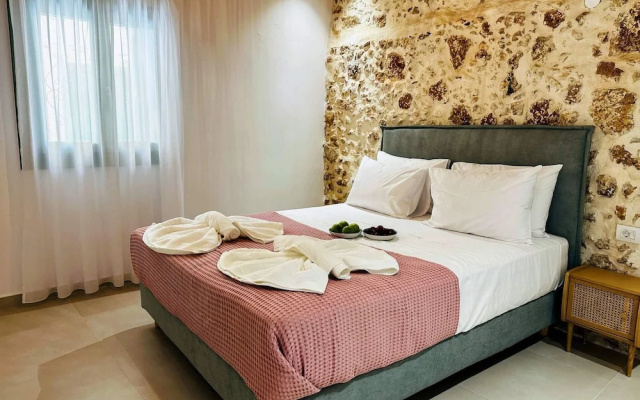 Roussos Place - Next To Splantzia Square - 2bd 2ba
